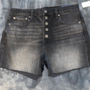 GAP high rise jean short